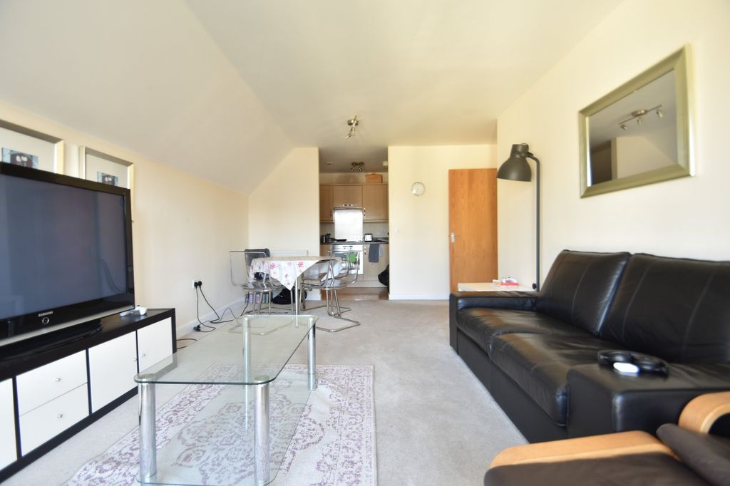 Property photo 2 of 8 Picture No. 12