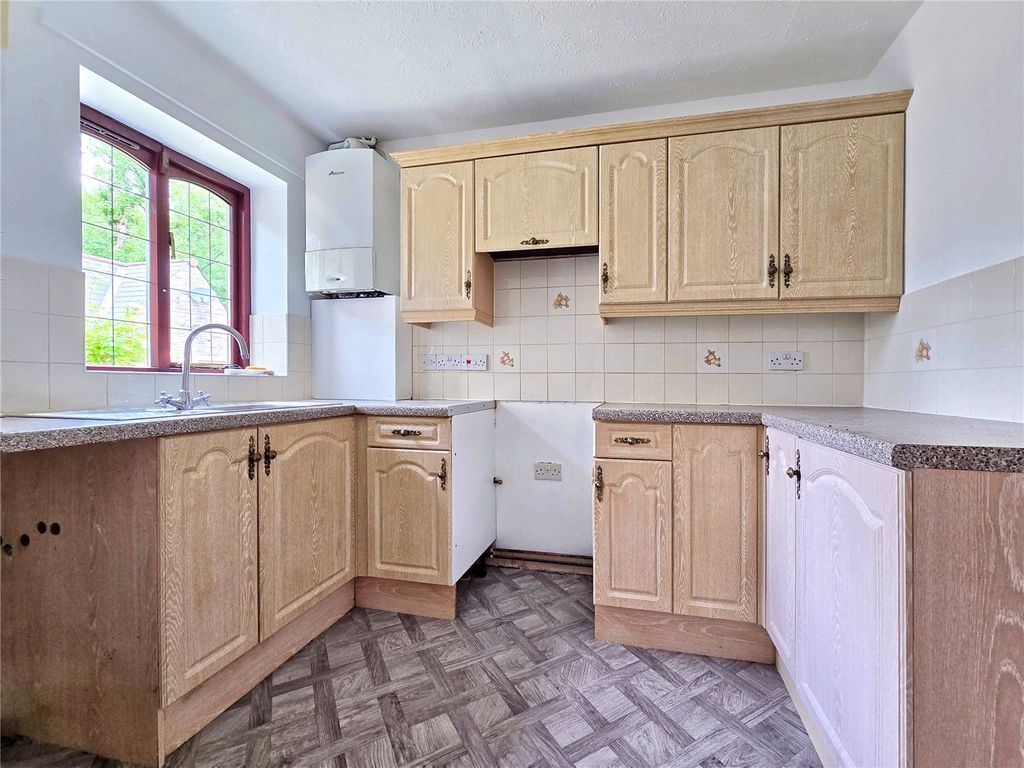 Property photo 3 of 16 Kitchen