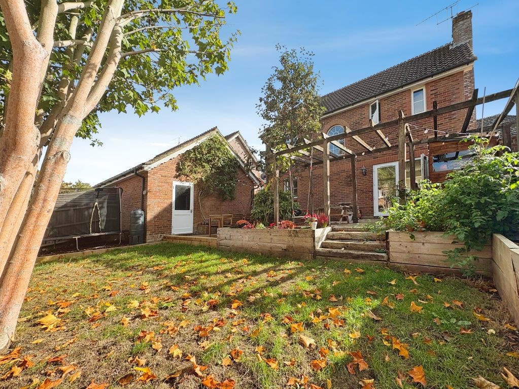 Property photo 3 of 17 Pbox-Img.Jpg