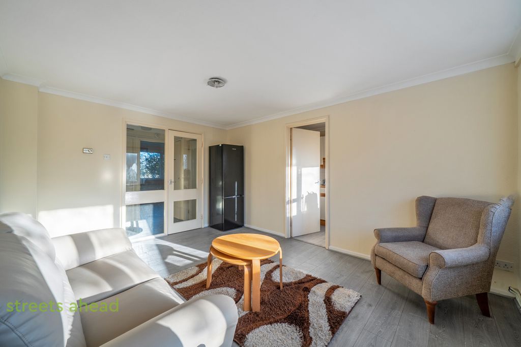 Property photo 1 of 12 2Ca25F62-8F24-476...