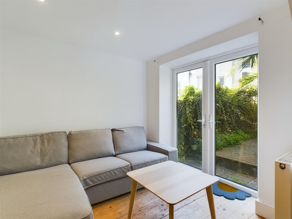 Property photo 1 of 14 Cam02534G0-Pr0431-Still009.Jpg