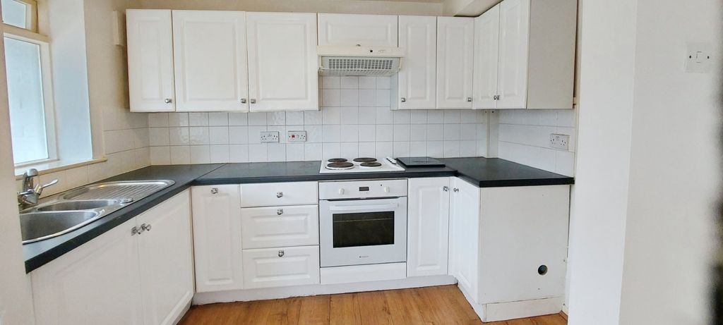 Property photo 2 of 13 Kitchen