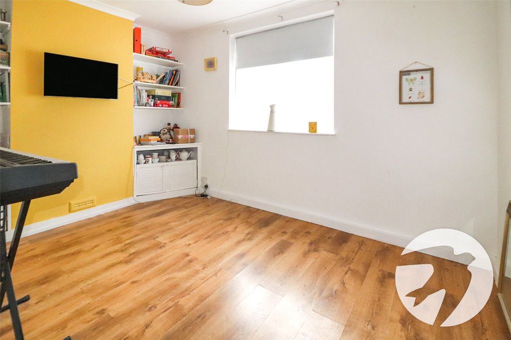 Property photo 3 of 12 Picture No. 17