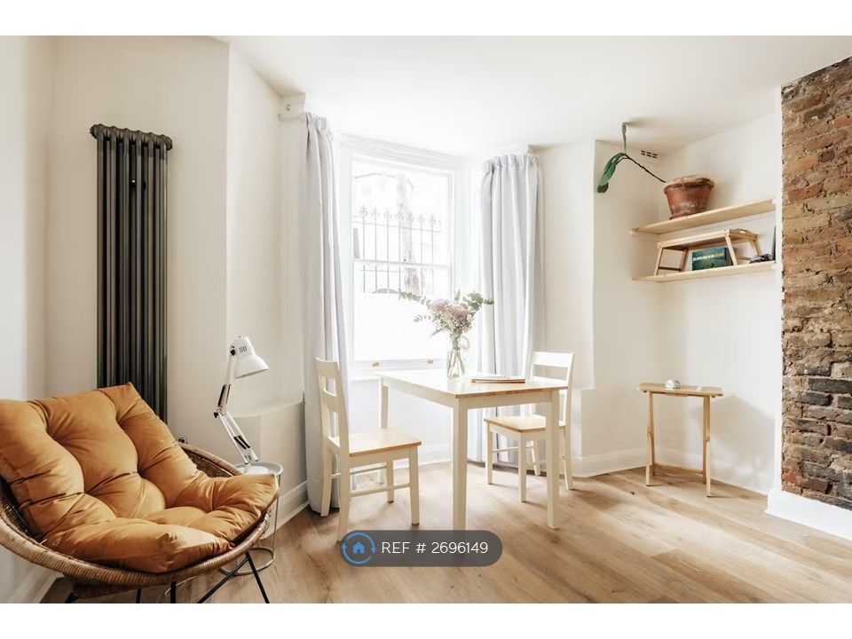 Property photo 1 of 16 Living Room