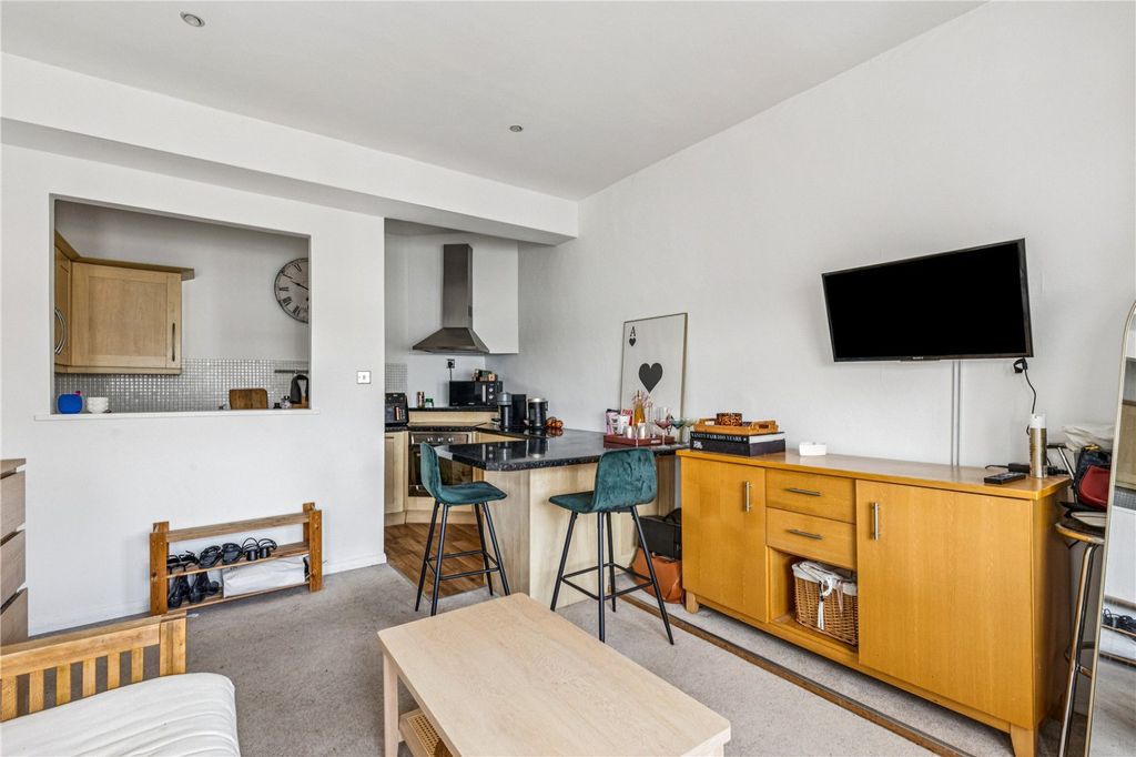 Property photo 2 of 7 Picture No. 19