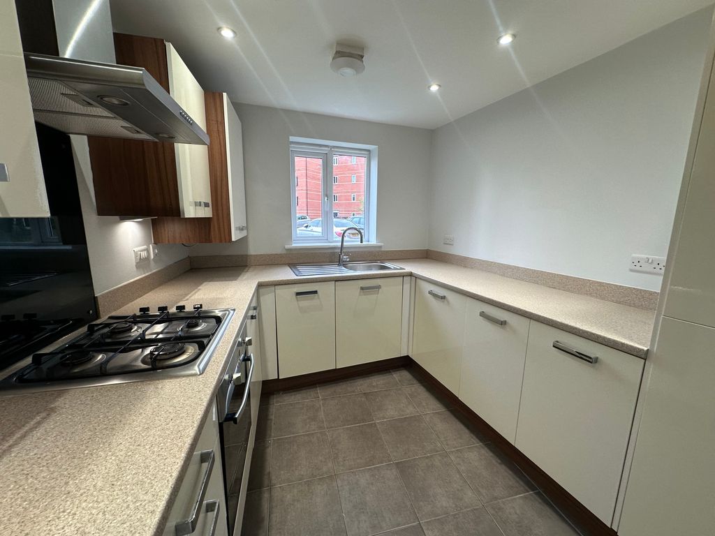 Property photo 3 of 6 Kitchen