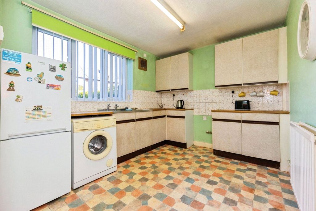 Property photo 2 of 17 Photo