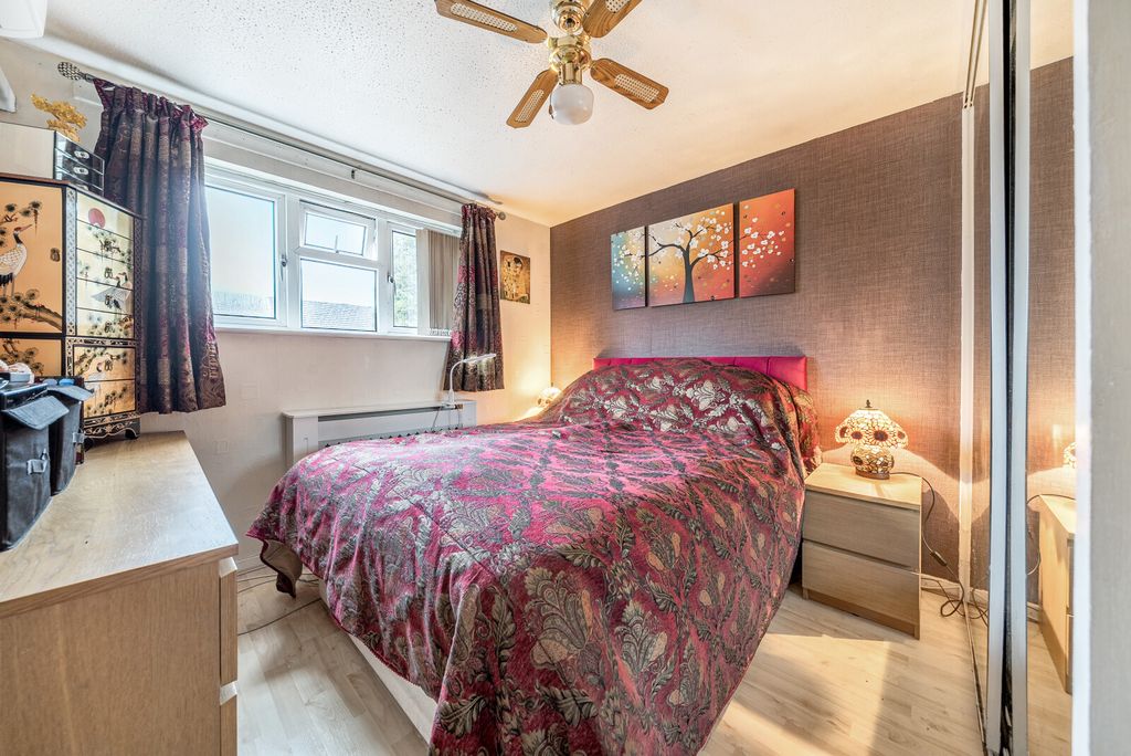 Property photo 3 of 19 1403506-11-6970Aa...