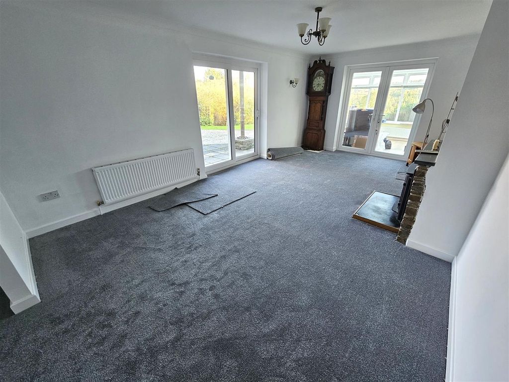 Property photo 3 of 24 Living Room.Jpg