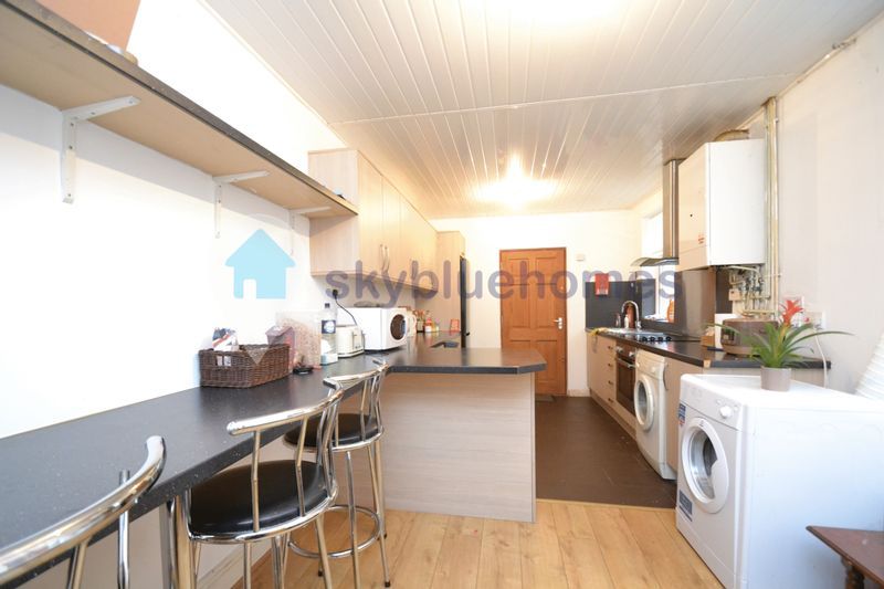 Property photo 1 of 8 Photo 11