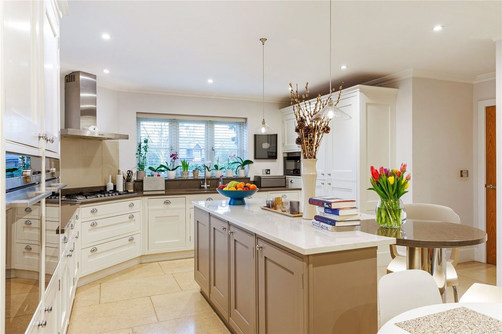 Property photo 2 of 13 Kitchen