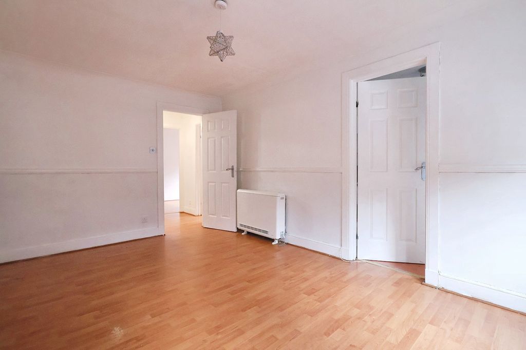 Property photo 3 of 19 Picture No. 05