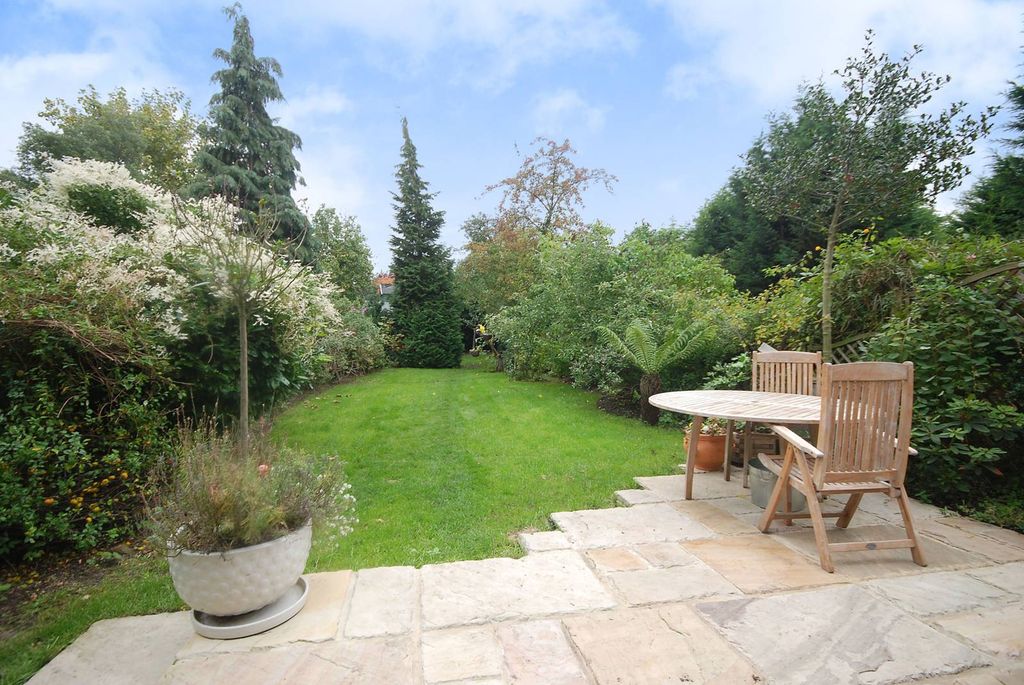 Property photo 2 of 12