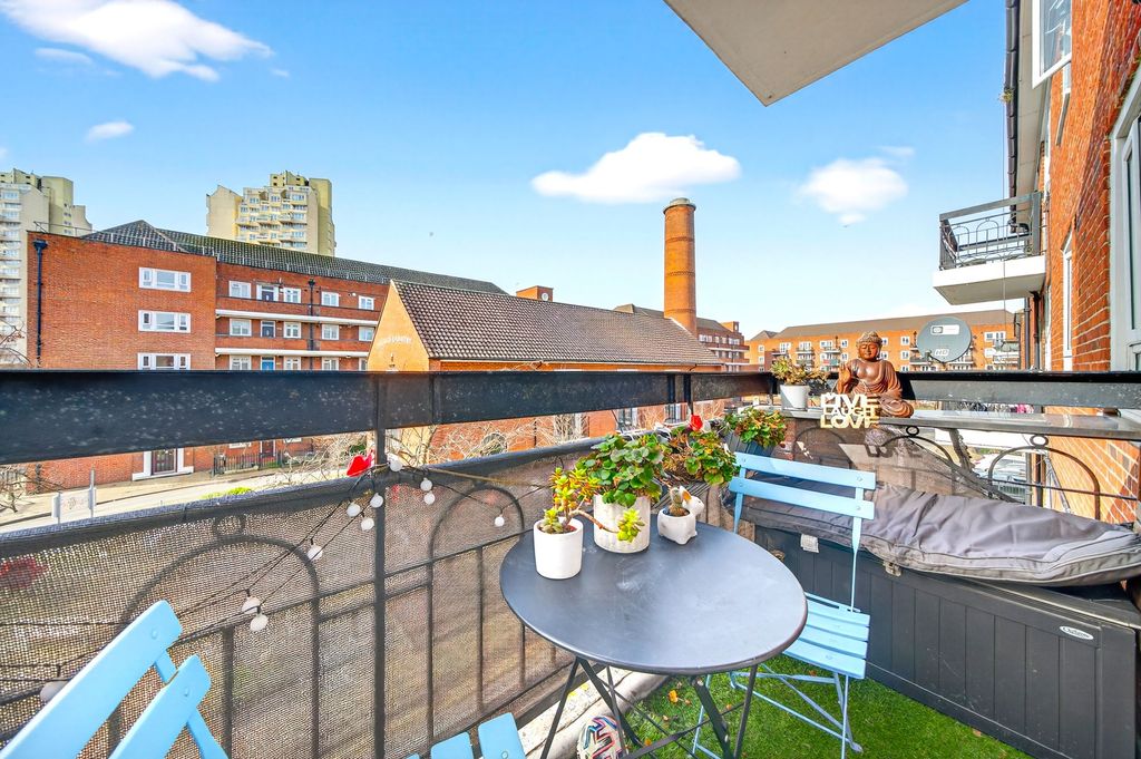 Property photo 2 of 16