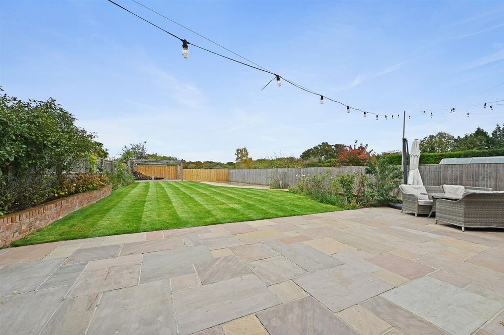 Property photo 3 of 21 Patio.Jpg