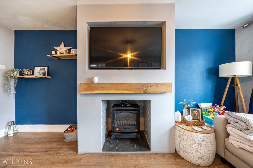 Property photo 3 of 32 Picture No. 11