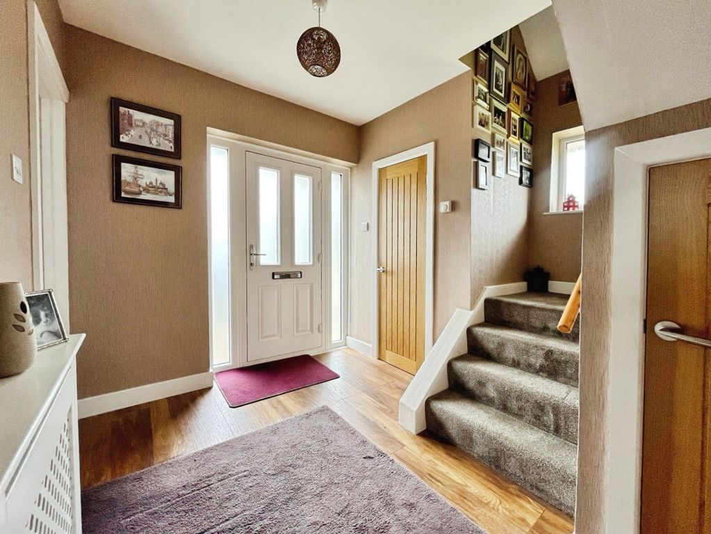 Property photo 3 of 33 4357606