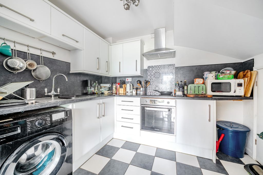 Property photo 3 of 14 Kitchen