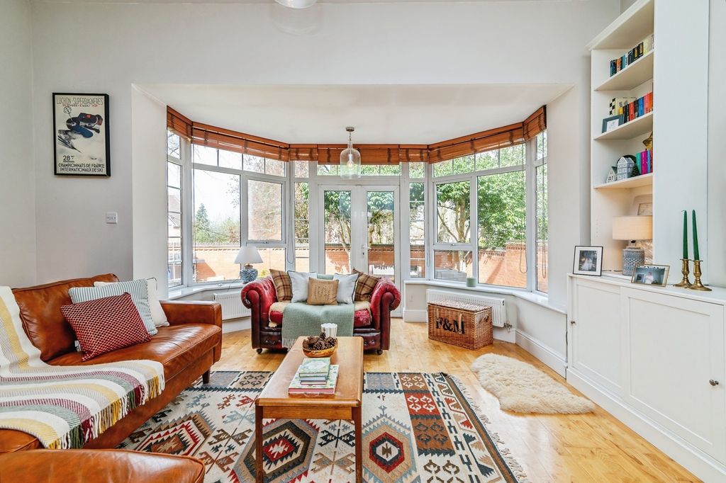 Property photo 3 of 26 Pbox-Img.Jpg