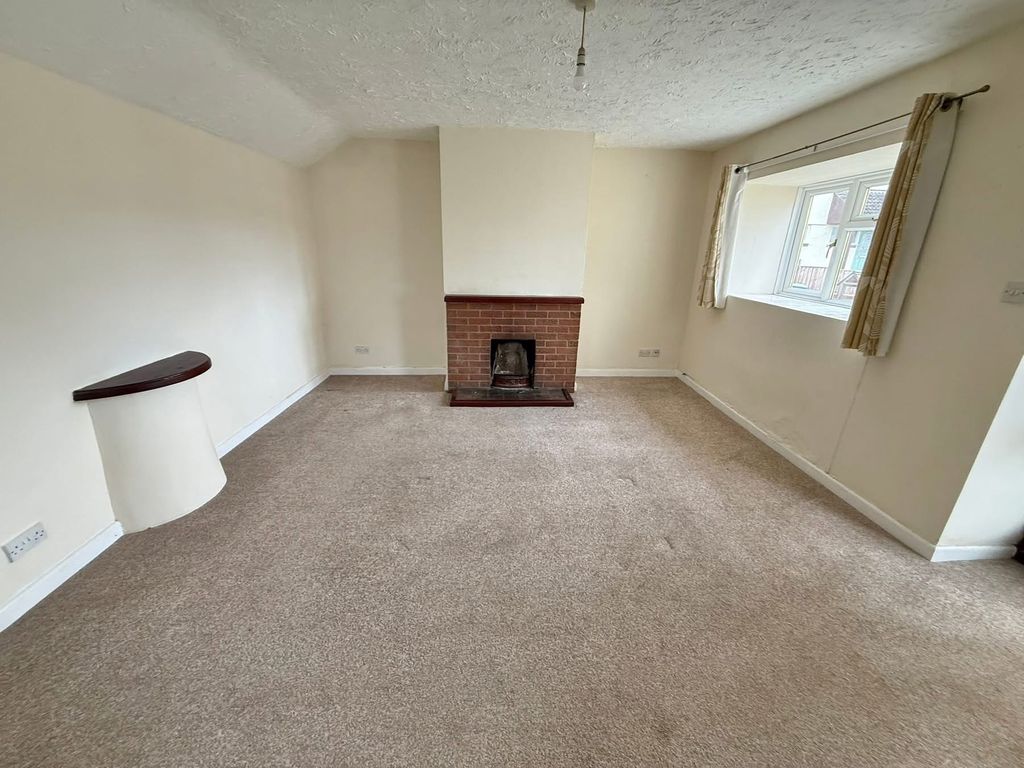 Property photo 3 of 6