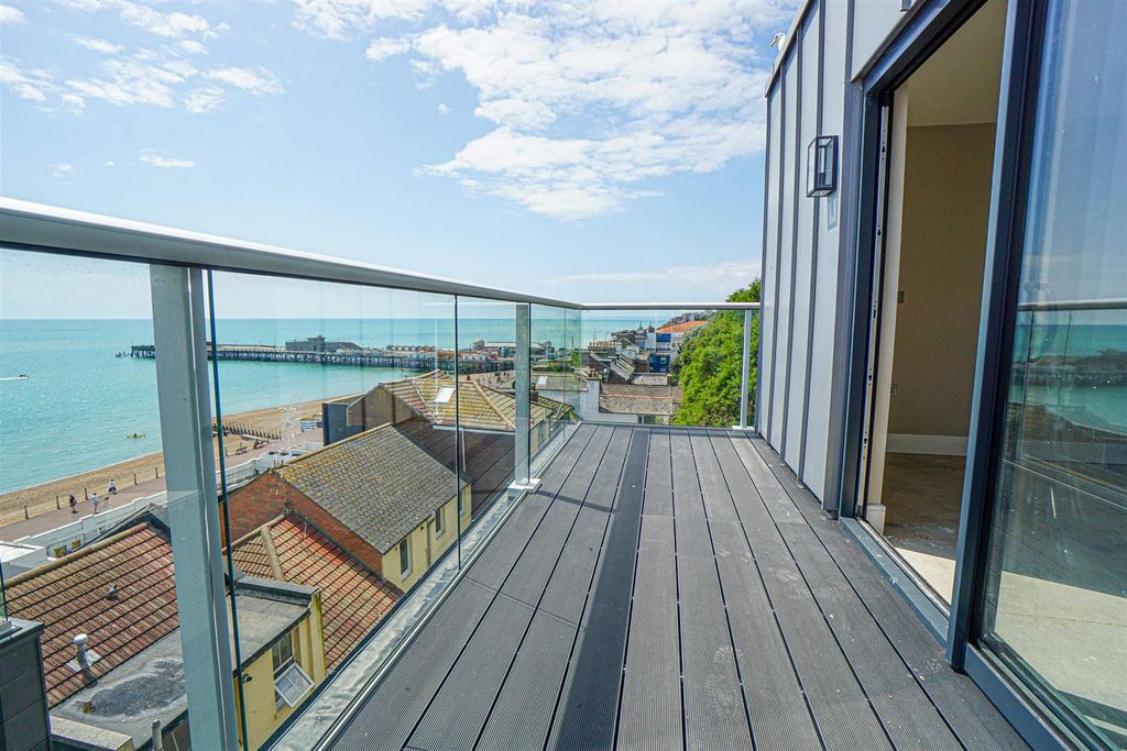 Additional image 4 of 3 bed flat for saleWhite Rock, Hastings TN34