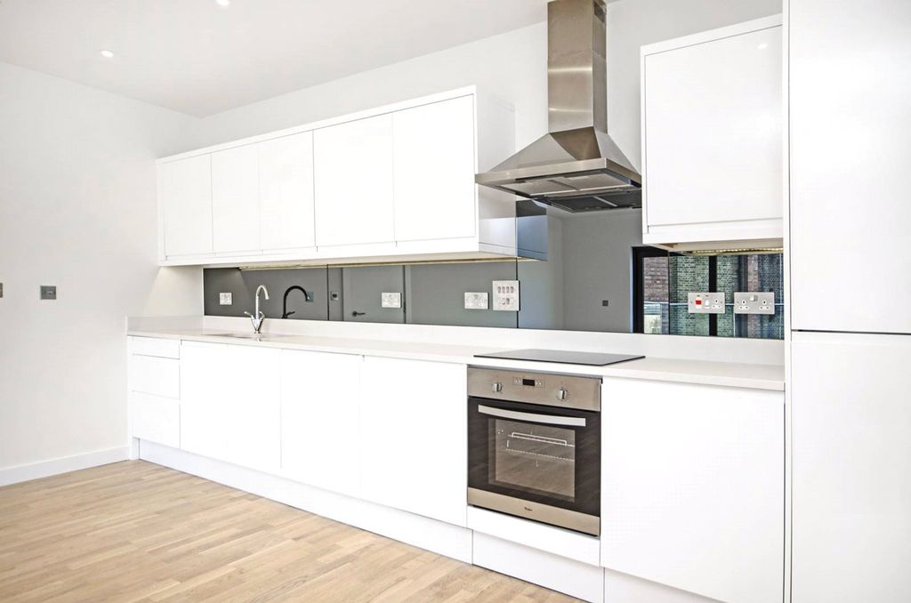 Property photo 1 of 7 Picture No. 11