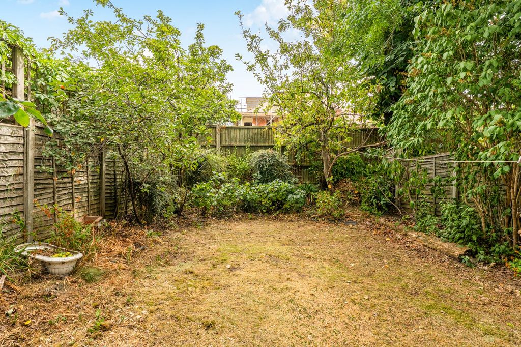 Property photo 3 of 16 Picture No. 18