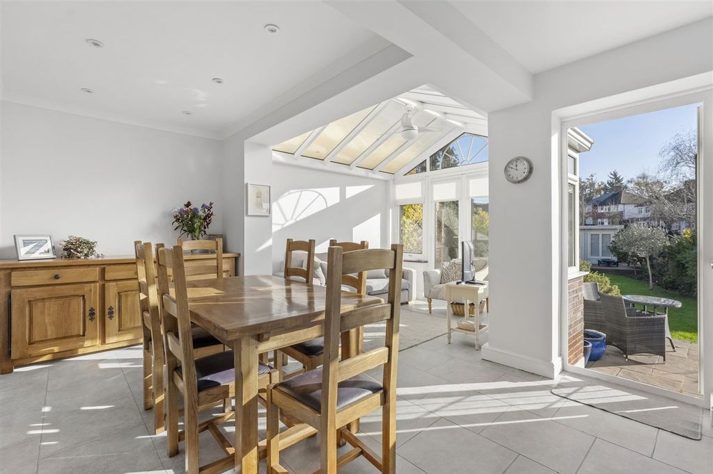 Property photo 3 of 26