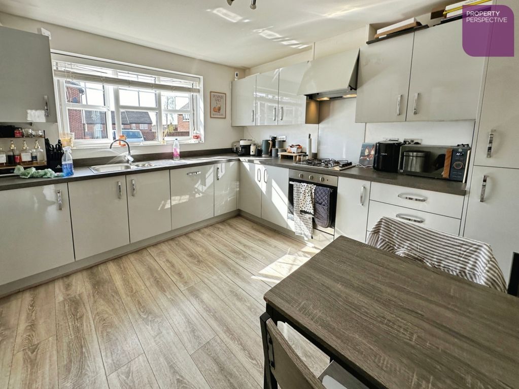 Property photo 3 of 12 Pbox-Img.Jpg