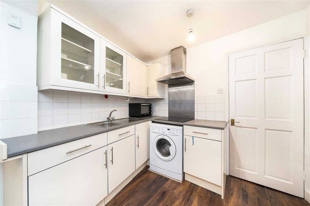 Property photo 2 of 8