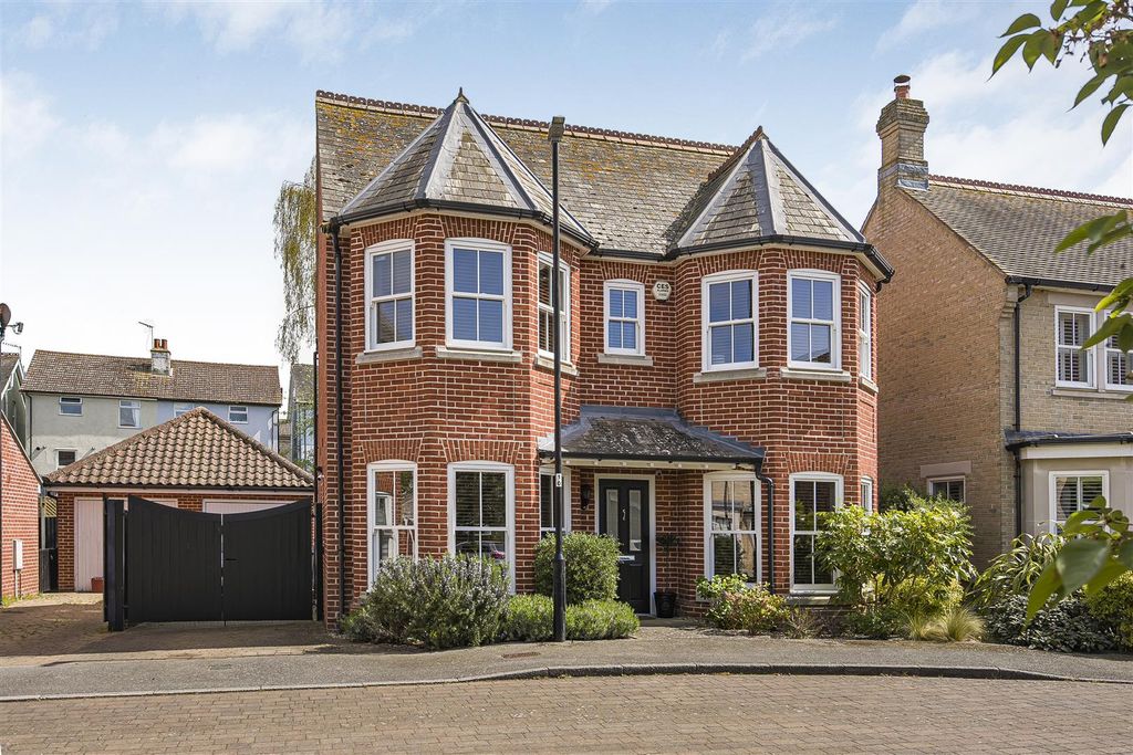 Property photo 1 of 17 Front