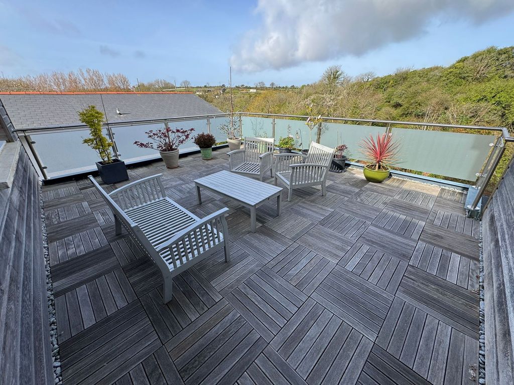 Property photo 3 of 61