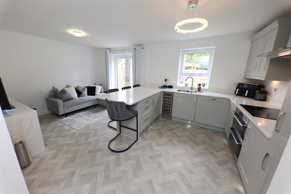 Property photo 2 of 23 Open Plan Dining Kitchen