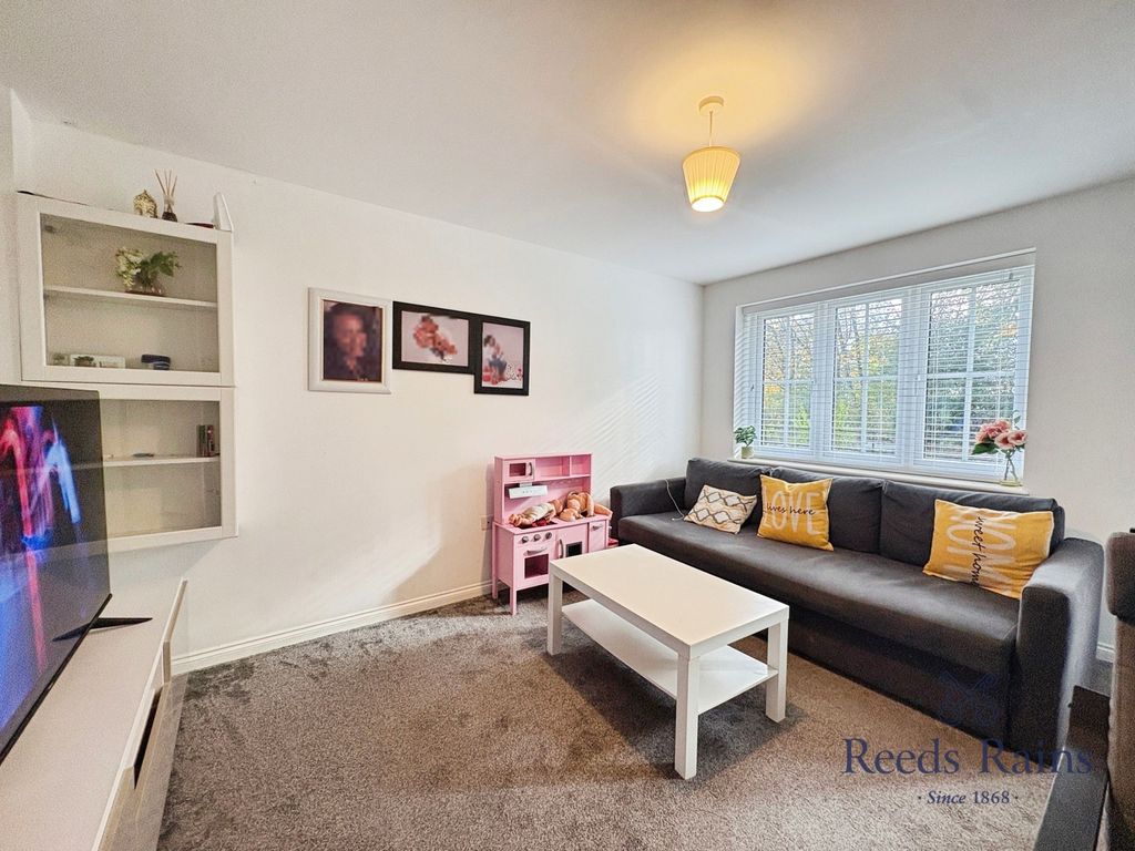 Property photo 3 of 15 Pbox-Img.Jpg