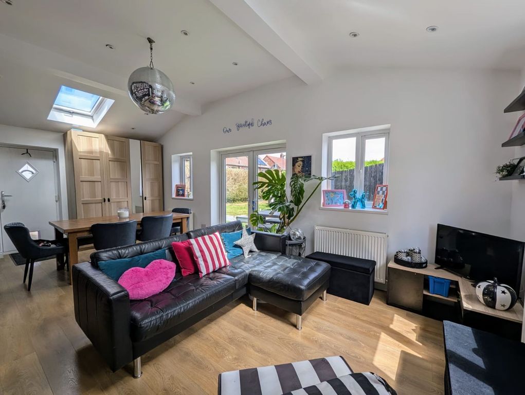 Property photo 2 of 27