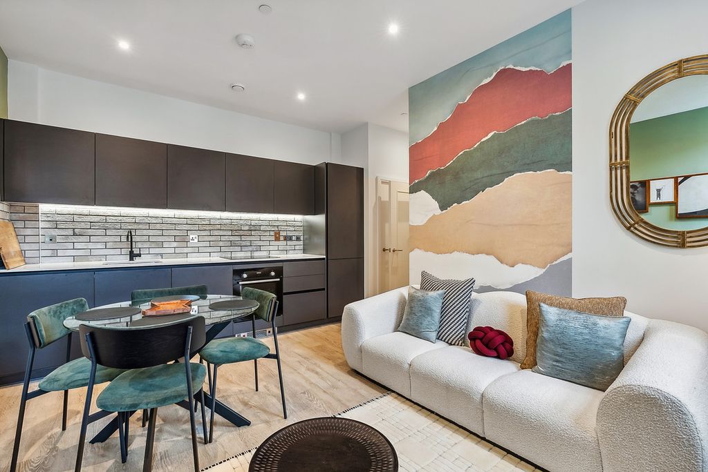 Property photo 3 of 25