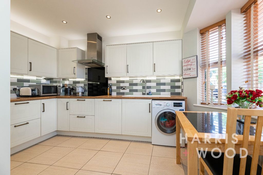 Property photo 2 of 34 3992424