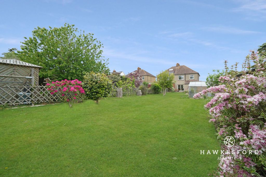 Property photo 2 of 20 Canterbury Road, Sittingbourne - Garden