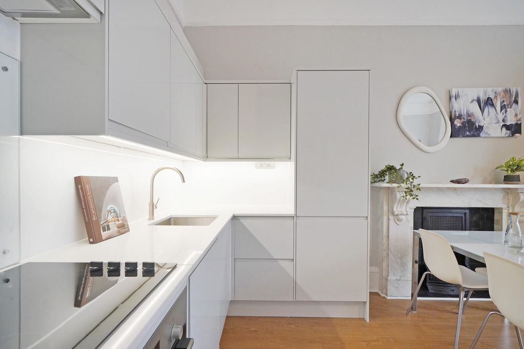 Property photo 2 of 15 Flat 8 - Fqnuo1Gl7Lhjb1Hytoqn.Jpg