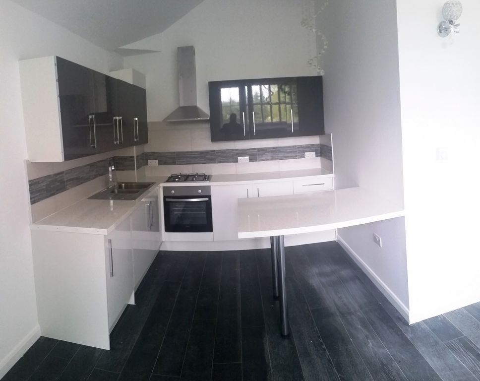 Property photo 2 of 8 Photo 5