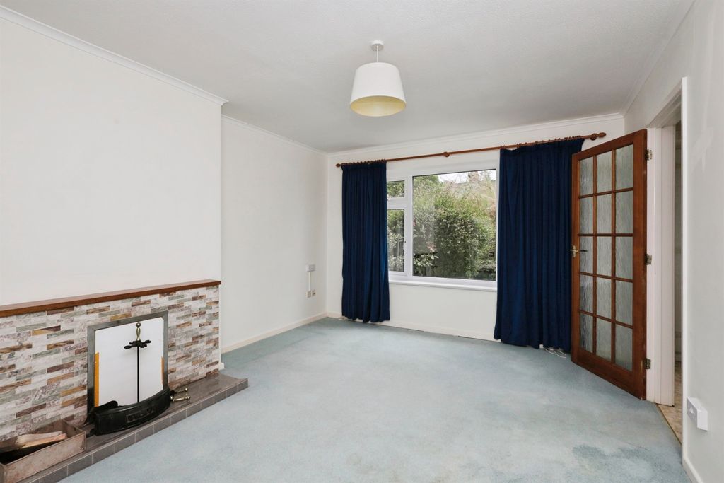 Property photo 2 of 17