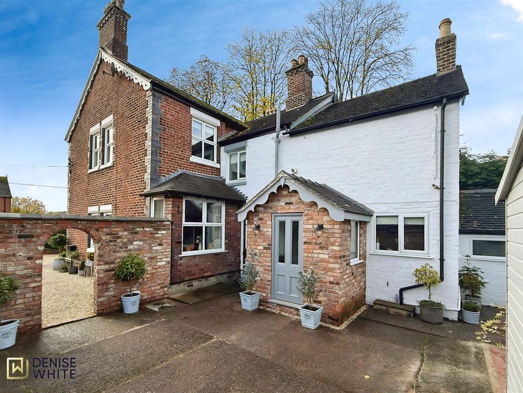 Property photo 3 of 46 Side Aspect