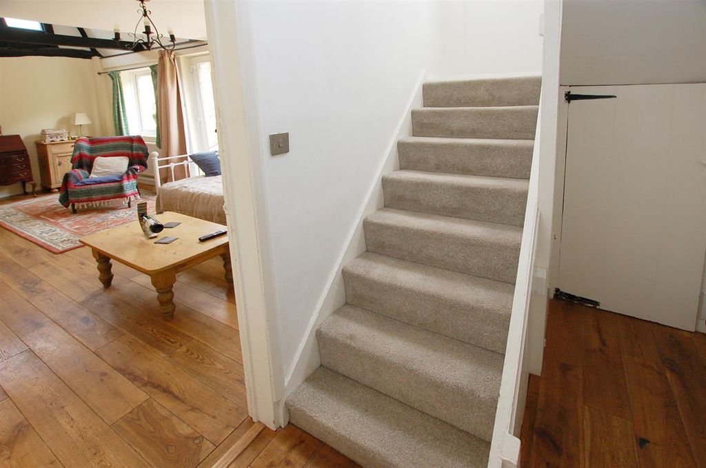 Property photo 2 of 21