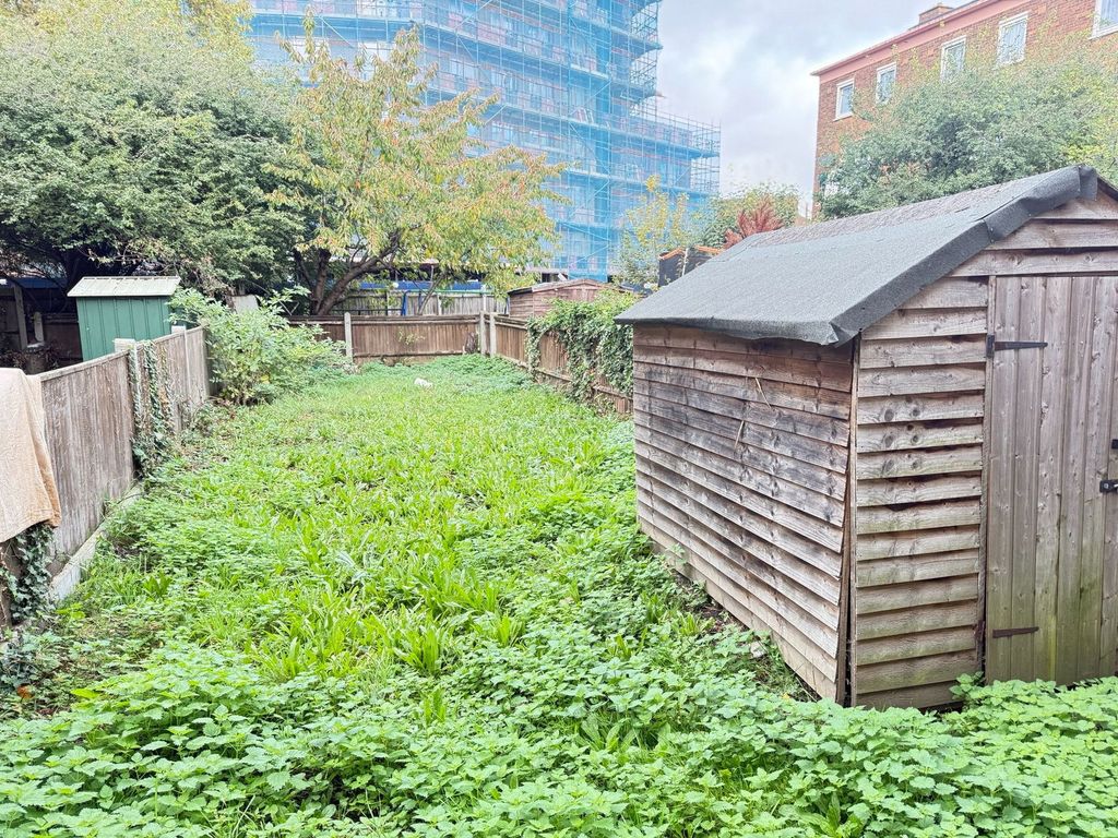 Property photo 2 of 5