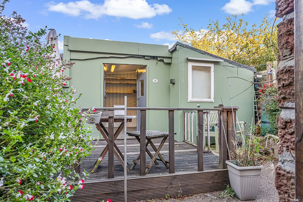 Property photo 2 of 19