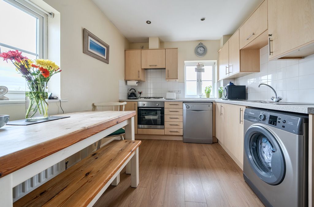 Property photo 2 of 16 1433790-9-69c6757...