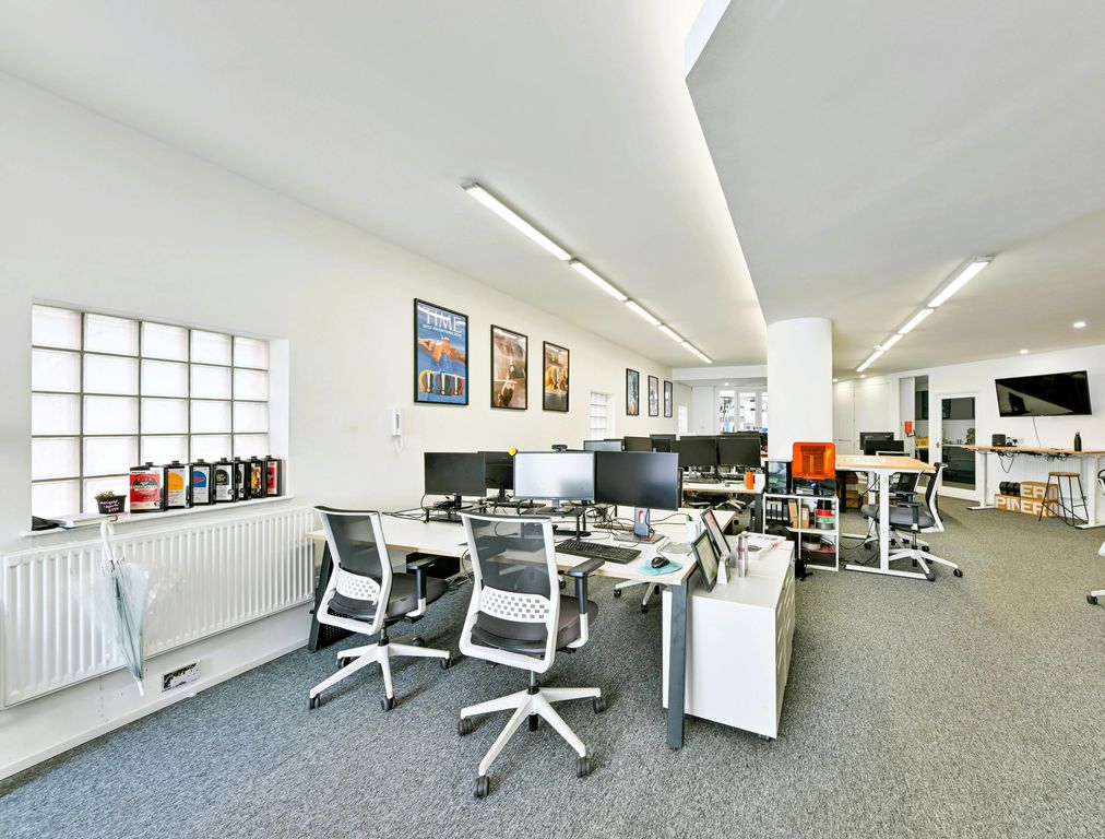 Property photo 2 of 21 Studio 10 Tiger House, Burton Street, London WC1H 9By_Internal 1.Jpg