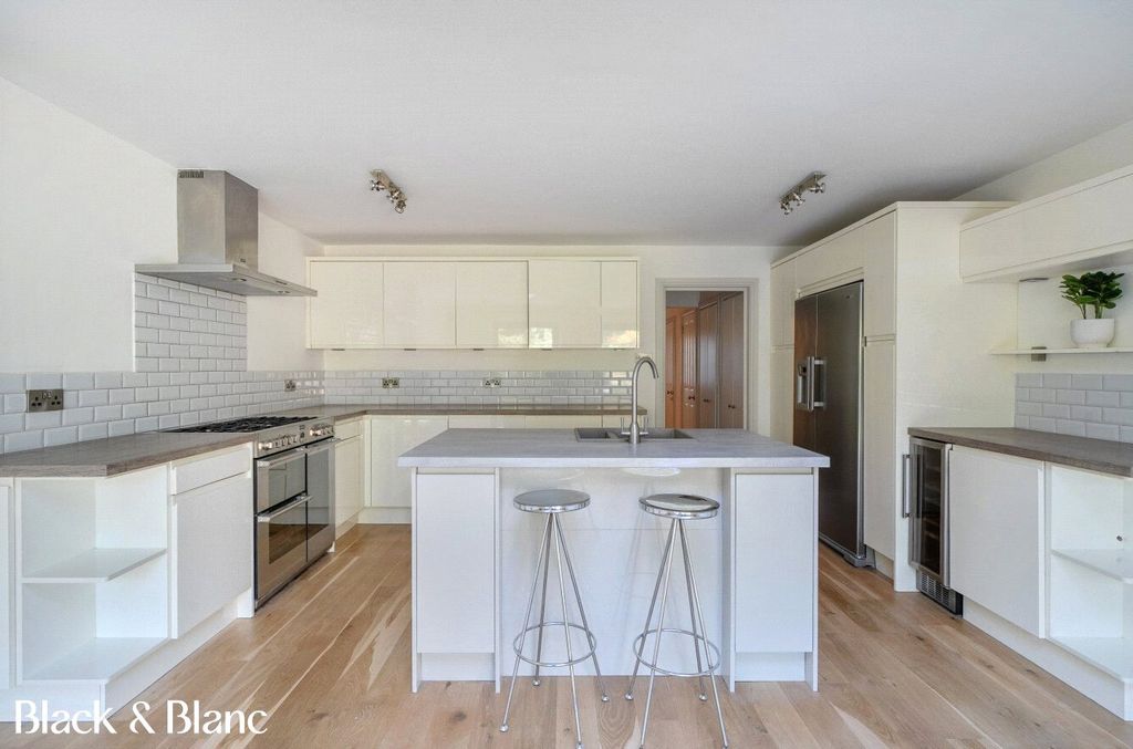 Property photo 2 of 21 Kitchen/ Diner