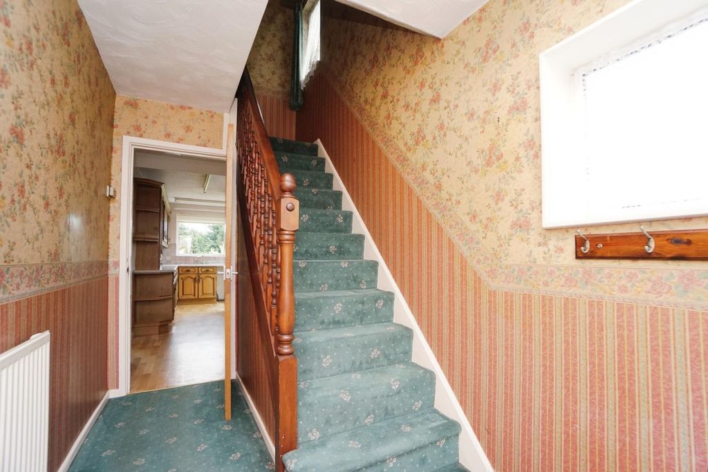 Property photo 3 of 17 Hallway