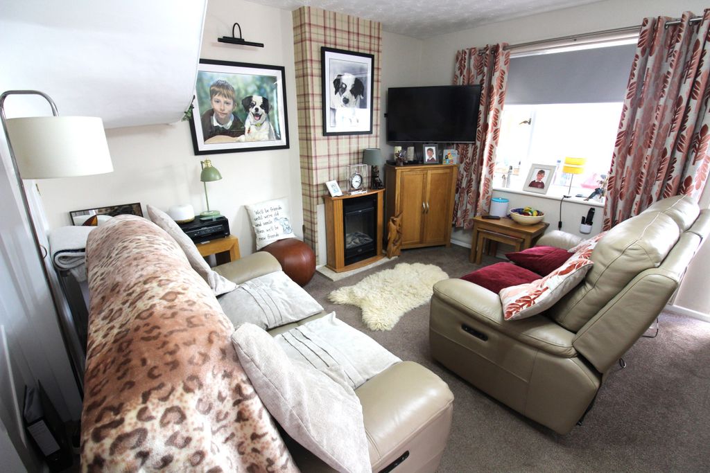 Property photo 2 of 15